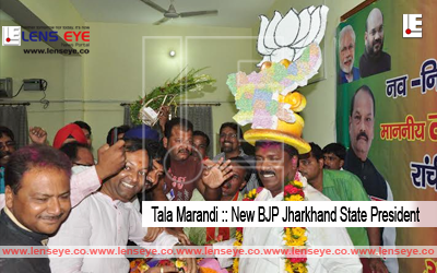 Ranchi, Jharkhand 21 May 2016 :: BJP leader Tala Marandi welcomed by party leaders after appointed him as Party State President at State head office in Ranchi on Saturday. Photo-Ratan Lal