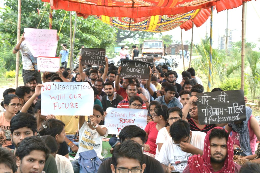 NUSRL students on strike ::  Demanding removal of VC