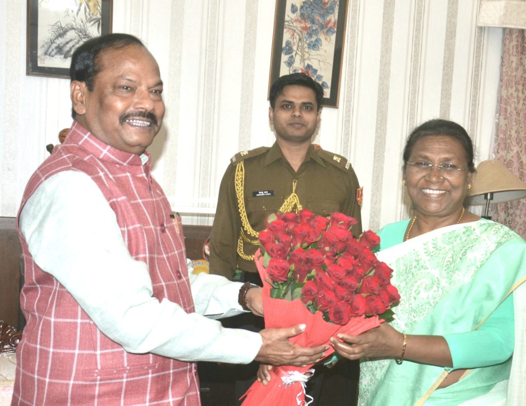 CM Jharkhand met Governor Draupadi Murmu at Raj Bhawan 