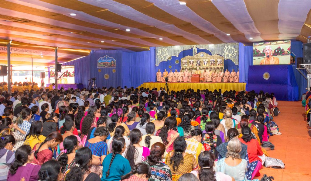 Five day annual convocation at Yogoda Ashram, Ranchi : the closing ceremony 